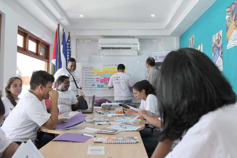 Aprendo-y-Emprendo-Youth-Advisory-Council-2