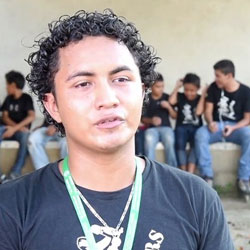 Honduran teenager roller skater.