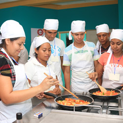 El-Salvador-CVPP-cooking-classes-10_thumb 