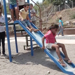 El_Salvador_Playgrounds_thumb 