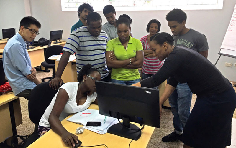 St-Lucia-teachers-coding 
