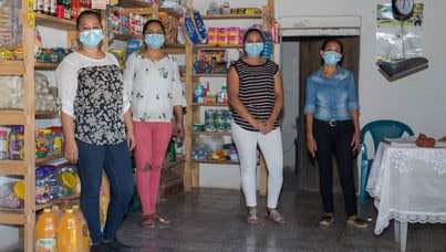 home_Karla-Sulman-Kesly-y-Suyapa-del-PNNA-Abarrotes-SAF-1